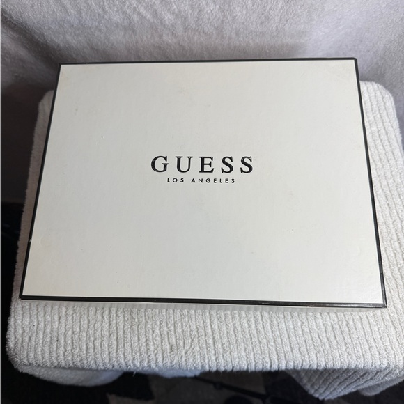 Brand new Guess black high heel - Picture 9 of 9